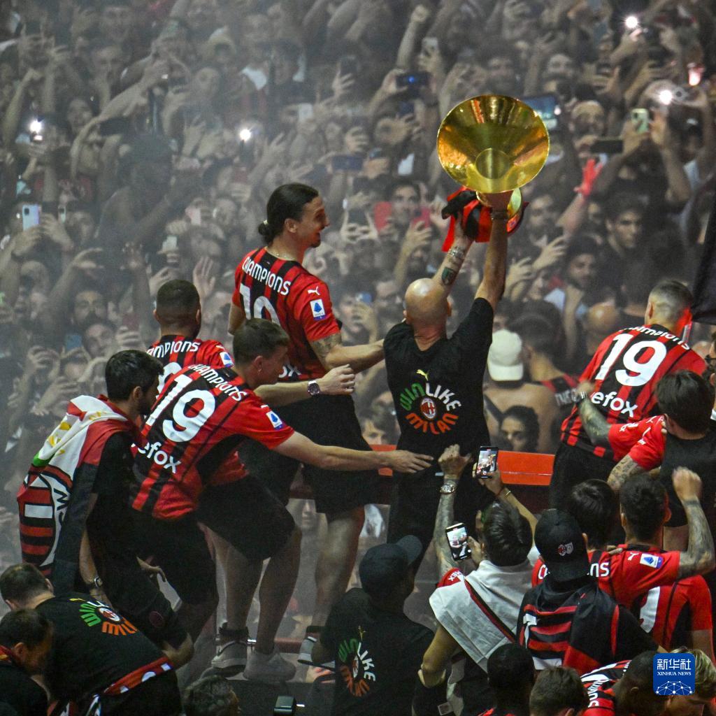 的队友进行 的队友进行