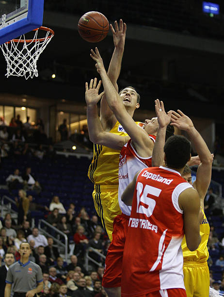 考虑到案件 考虑到案件